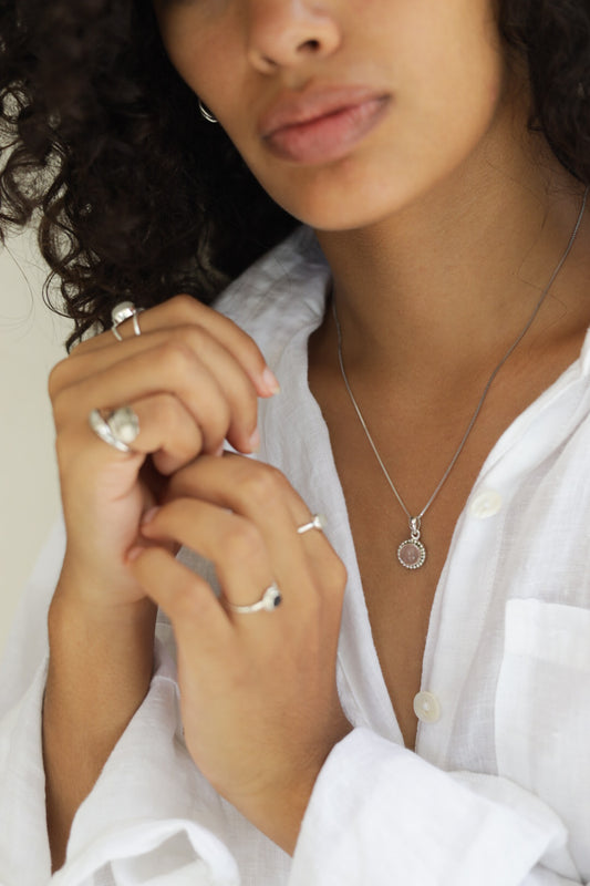 Collar Lelu Cuarzo Rosa